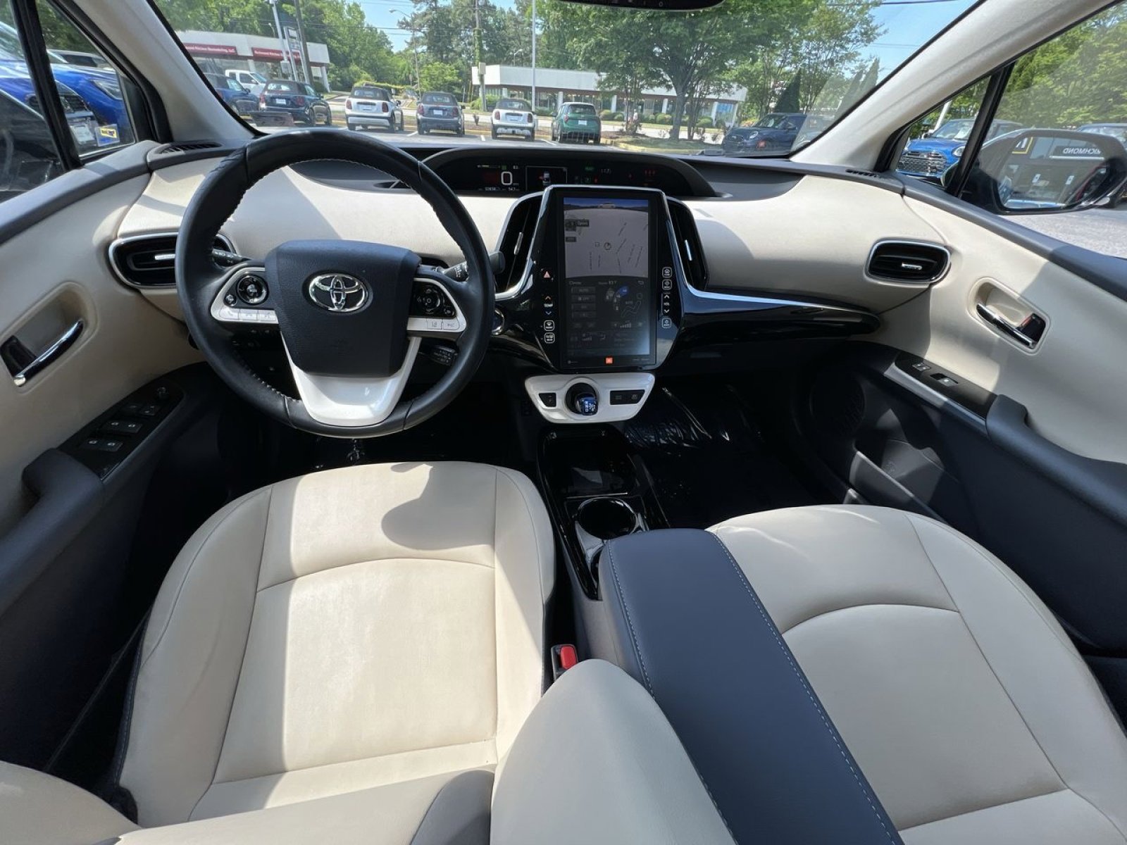 Used 2018 Toyota Prius Four w/ Advanced Technology Package FWD image 2