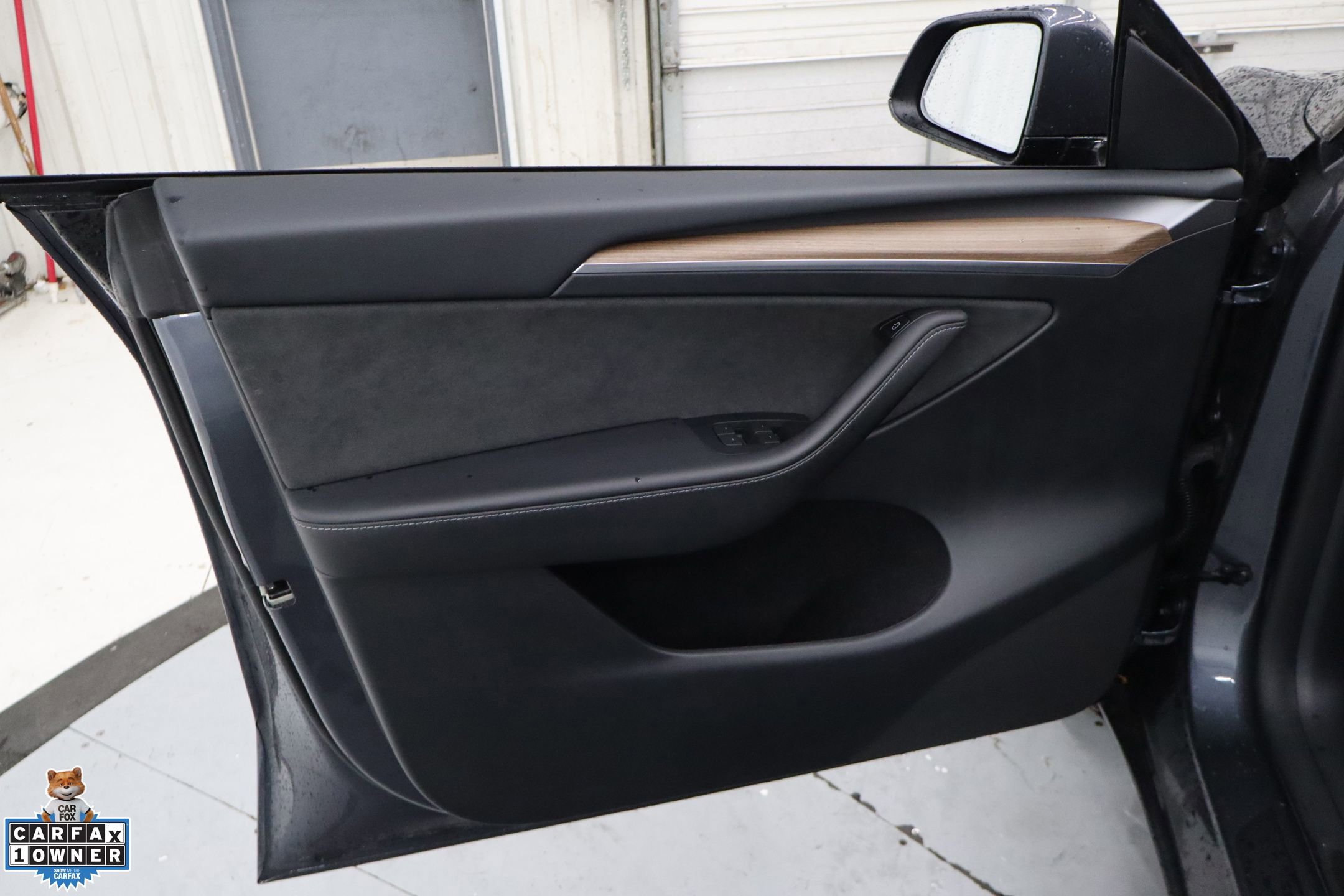 Used 2023 Tesla Model Y 2WD image 12