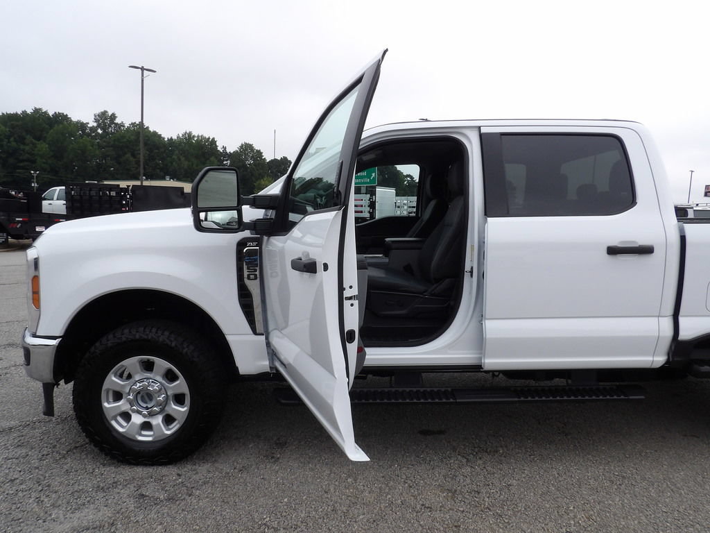 Used 2024 Ford F250 XLT w/ FX4 Off-Road Package AWD/4WD image 13