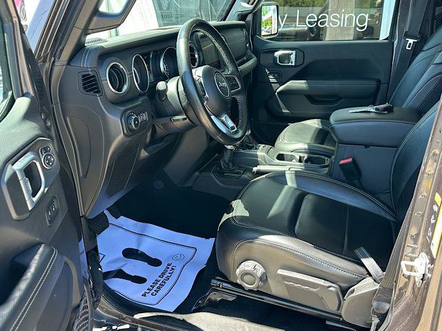 Used 2022 Jeep Wrangler Unlimited Sahara w/ LED Lighting Group AWD/4WD image 13