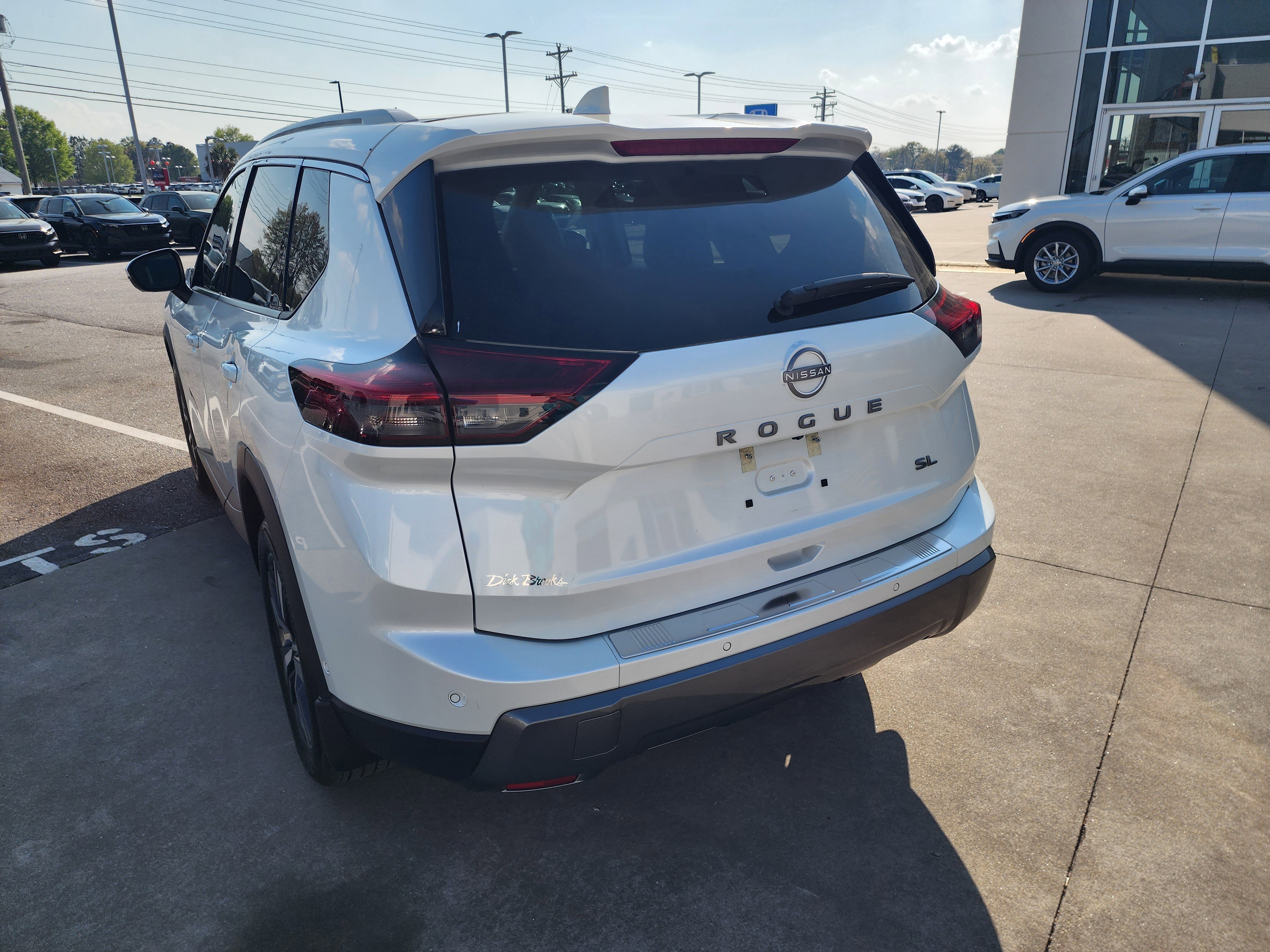 Used 2024 Nissan Rogue SL image 7