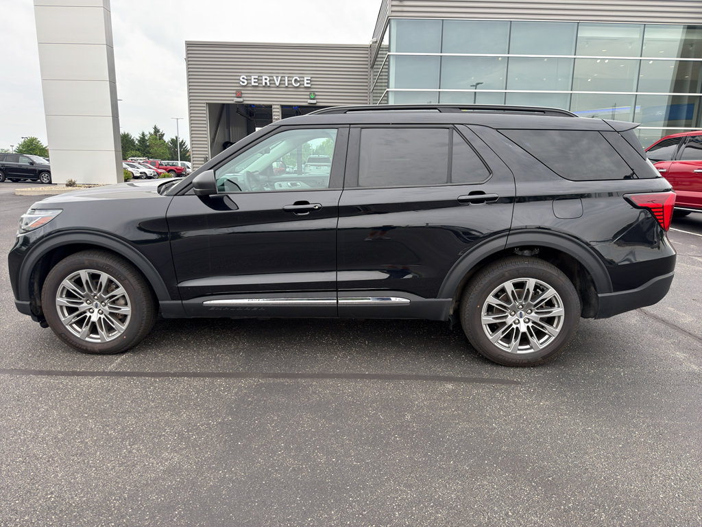 Used 2025 Ford Explorer Active w/ Active Comfort Package AWD/4WD image 9
