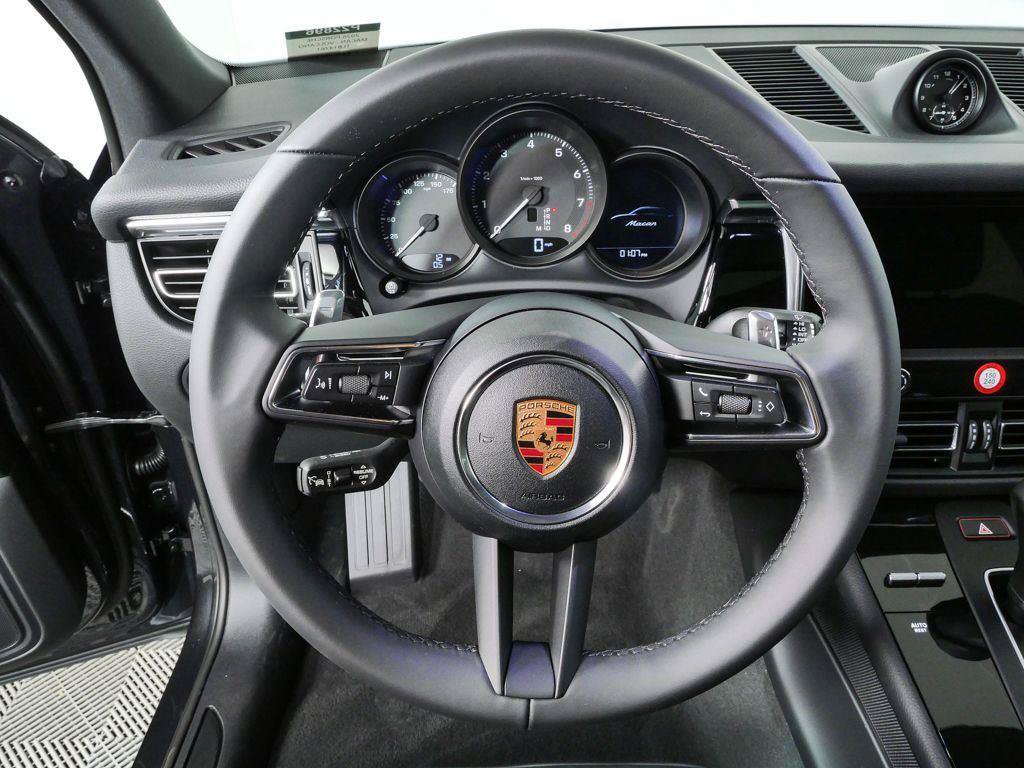 New 2026 Porsche Macan AWD/4WD image 9