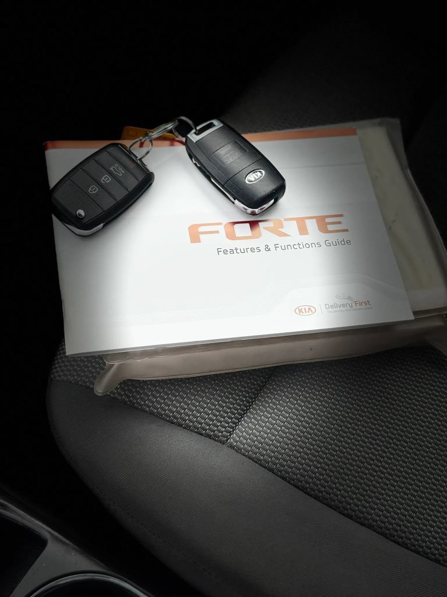 Used 2017 Kia Forte LX FWD image 35