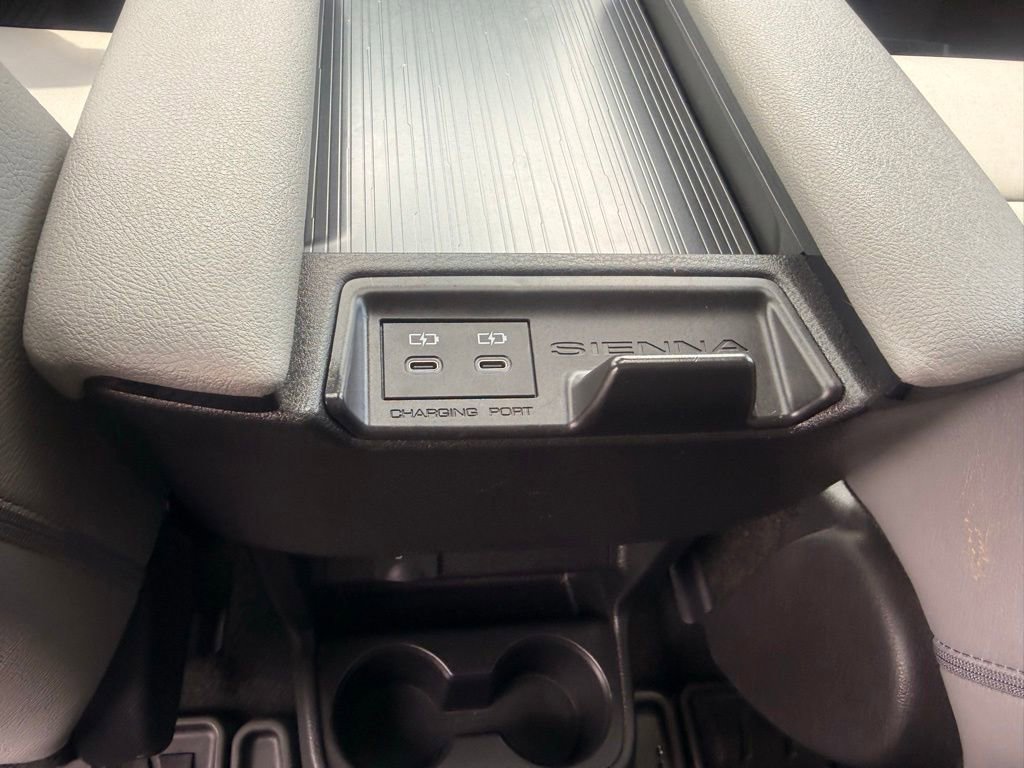 Used 2025 Toyota Sienna XLE w/ XLE Plus Package AWD/4WD image 30