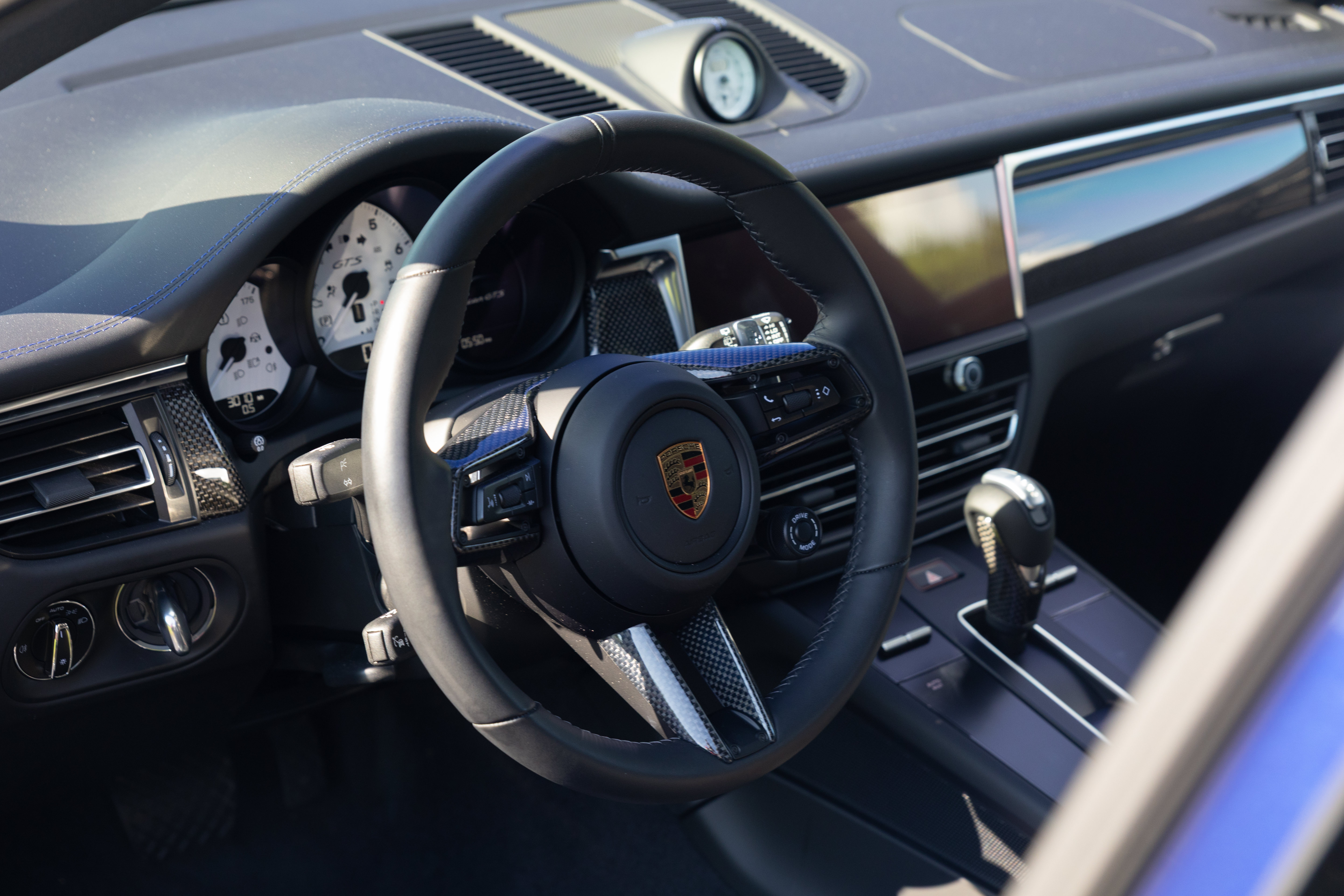 Used 2024 Porsche Macan GTS AWD/4WD image 75