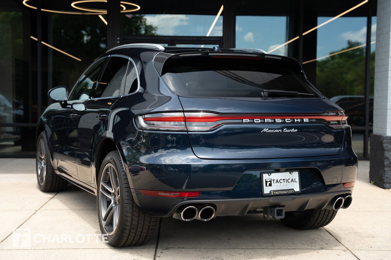 Used 2021 Porsche Macan Turbo AWD/4WD image 11