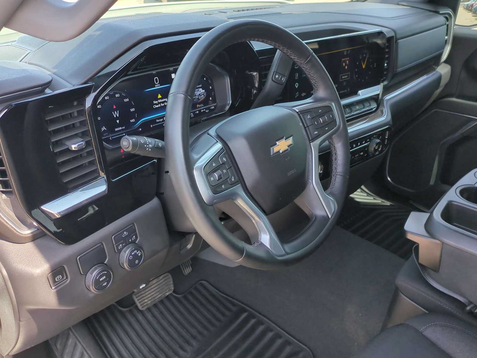 Used 2023 Chevrolet Silverado 1500 LT RWD image 10