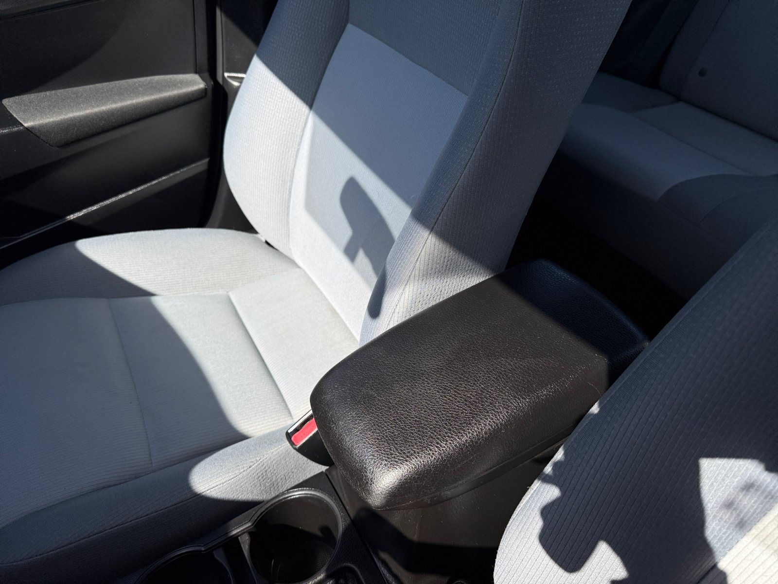 Used 2014 Toyota Corolla L FWD image 14