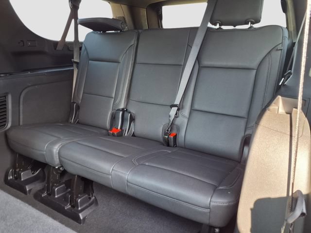 Used 2025 Chevrolet Suburban Z71 AWD/4WD image 25
