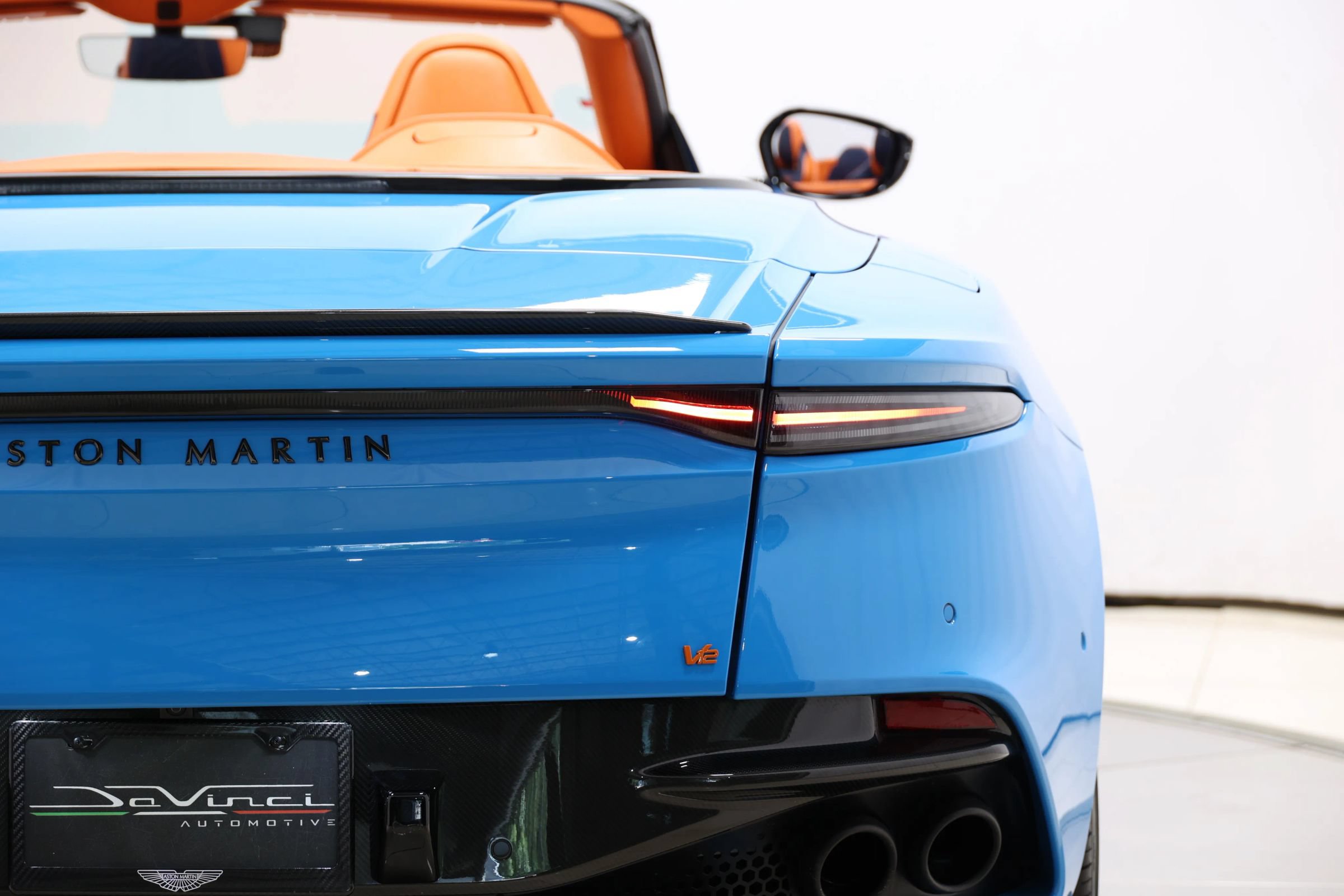 Used 2022 Aston Martin DBS Superleggera Volante RWD image 80