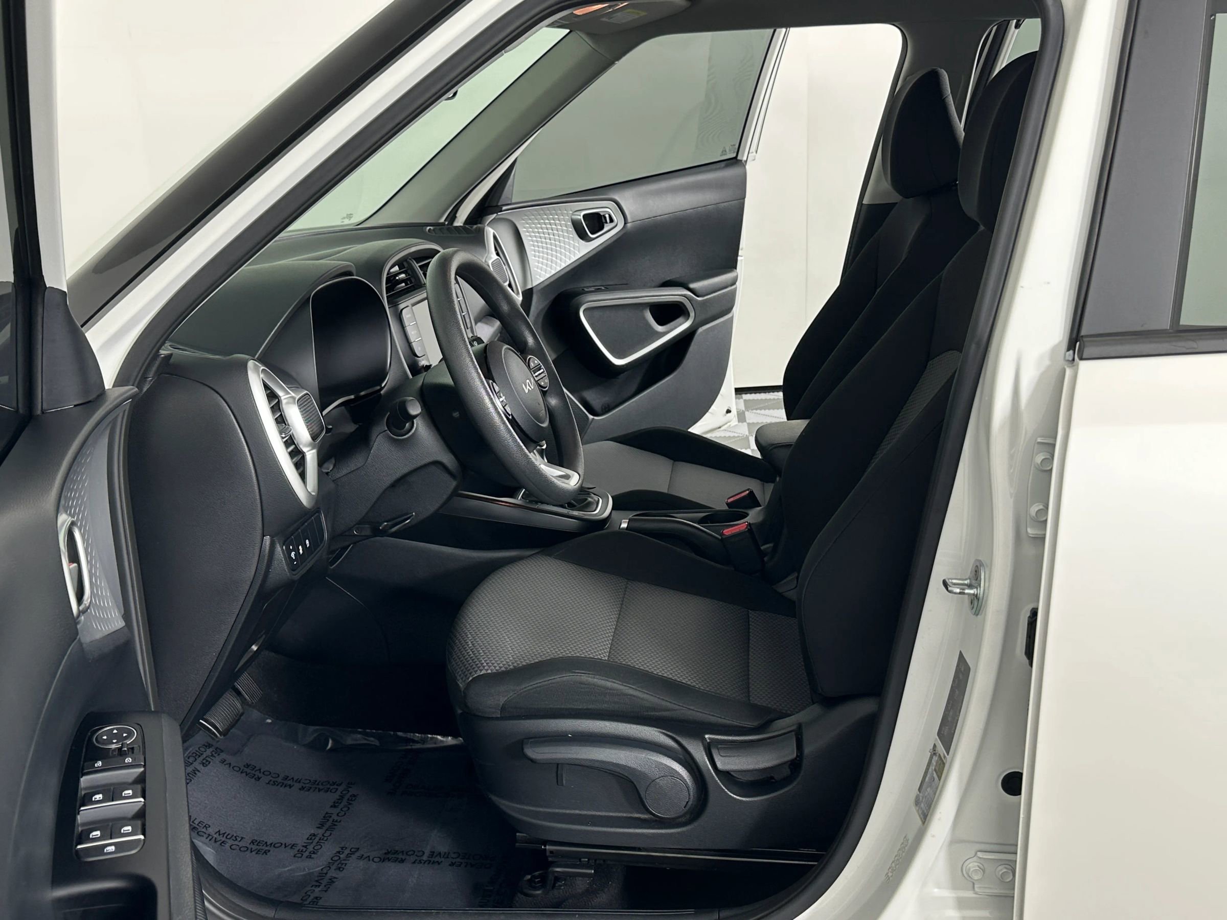 Used 2023 Kia Soul LX w/ LX Technology Package image 24