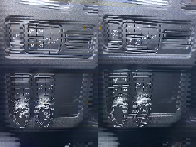 Used 2022 GMC Yukon AT4 image 22