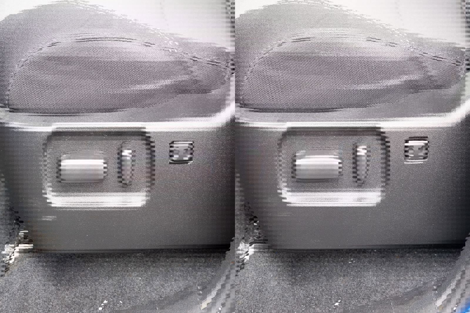 Used 2020 Toyota Tacoma TRD Sport image 11