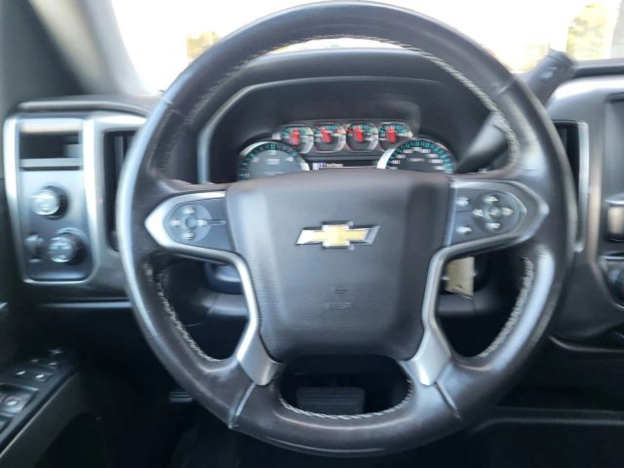 Used 2018 Chevrolet Silverado 1500 LT w/ Trailering Package image 22