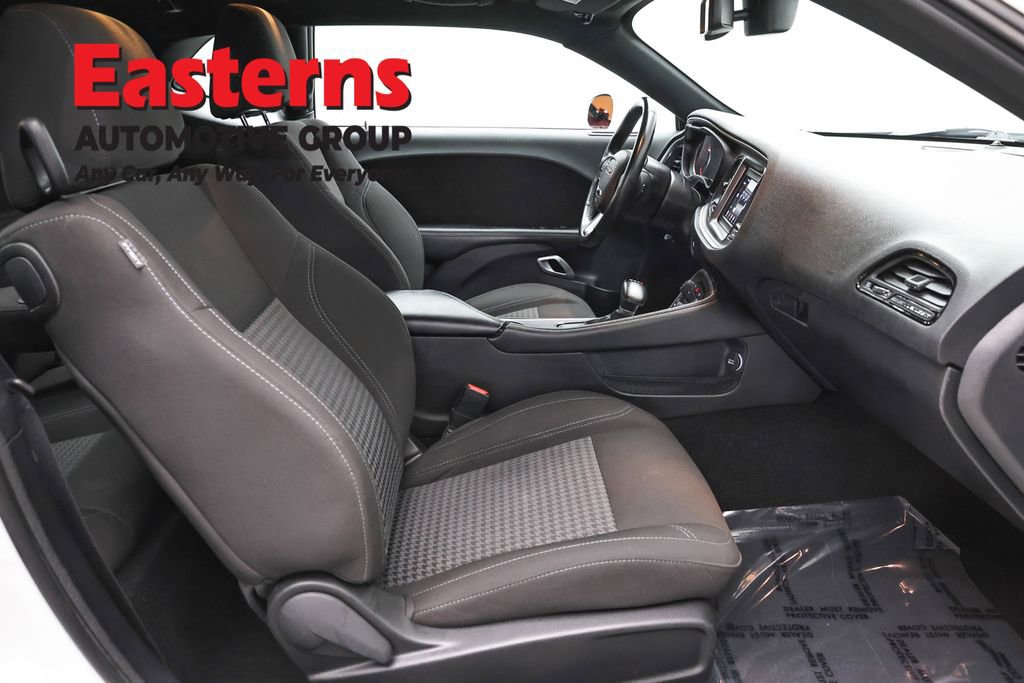 Used 2022 Dodge Challenger SXT image 22
