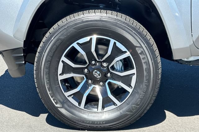 Certified 2023 Toyota Tacoma TRD Sport w/ TRD Premium Sport Package AWD/4WD image 33