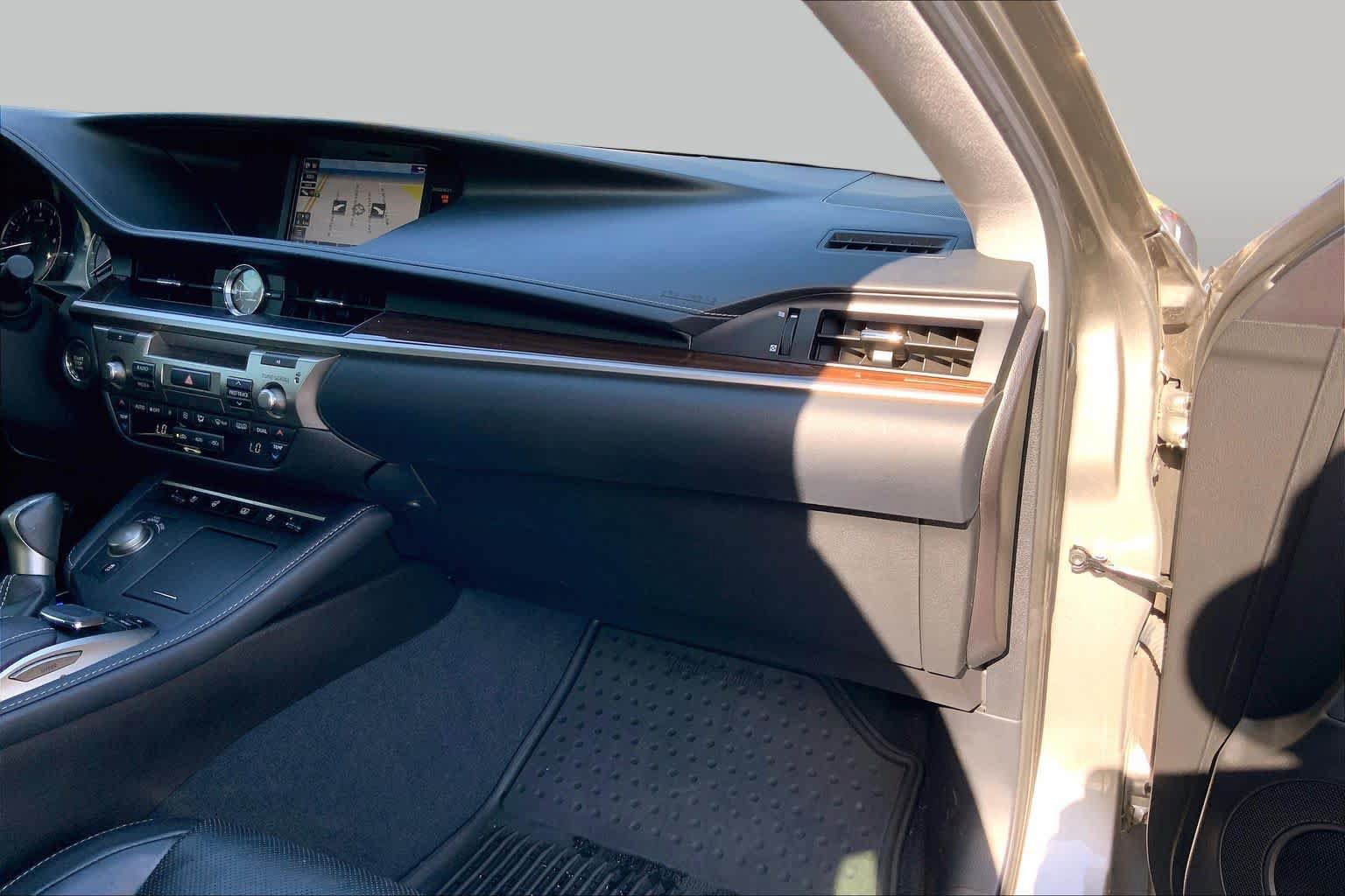 Used 2017 Lexus ES 350 FWD image 18