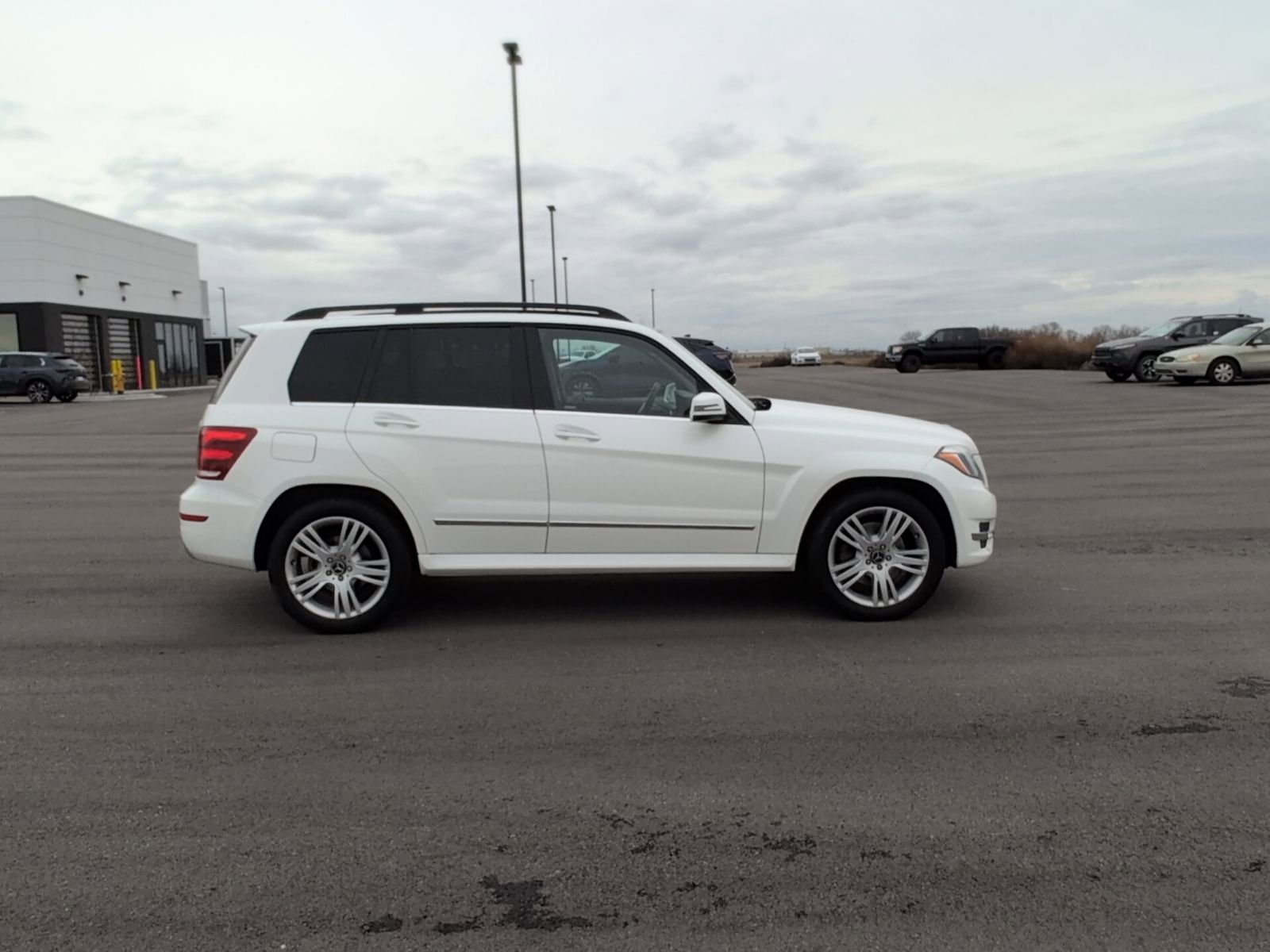 Used 2013 Mercedes-Benz GLK 350 4MATIC image 8