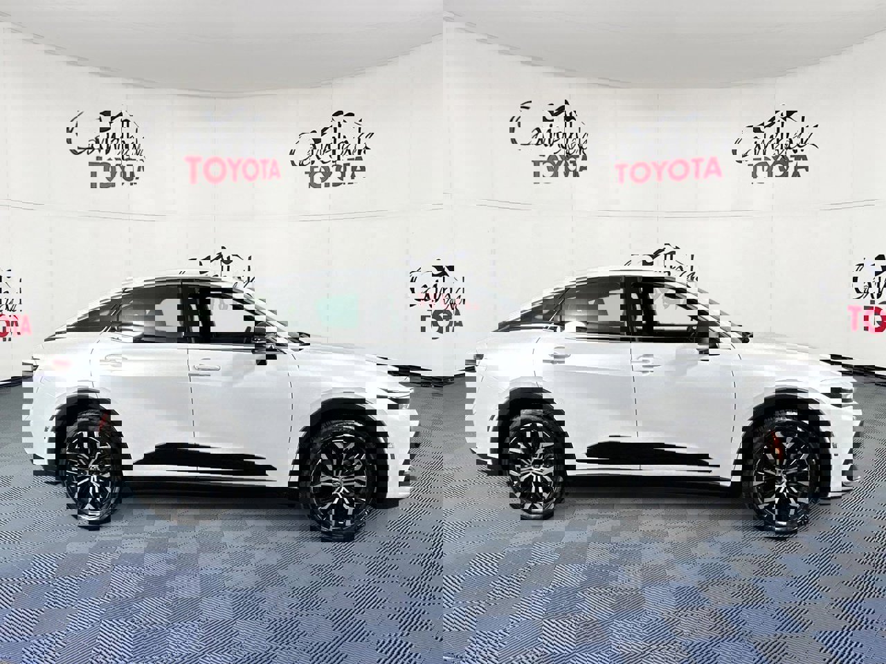 Used 2026 Toyota Crown XLE image 8