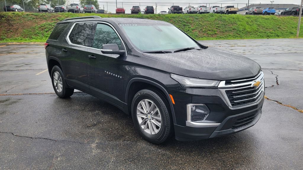 Used 2023 Chevrolet Traverse LT image 16