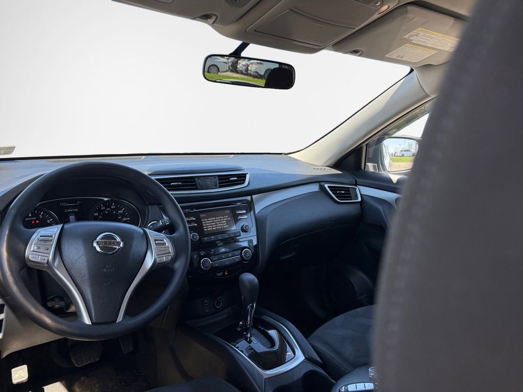 Used 2016 Nissan Rogue SV image 22