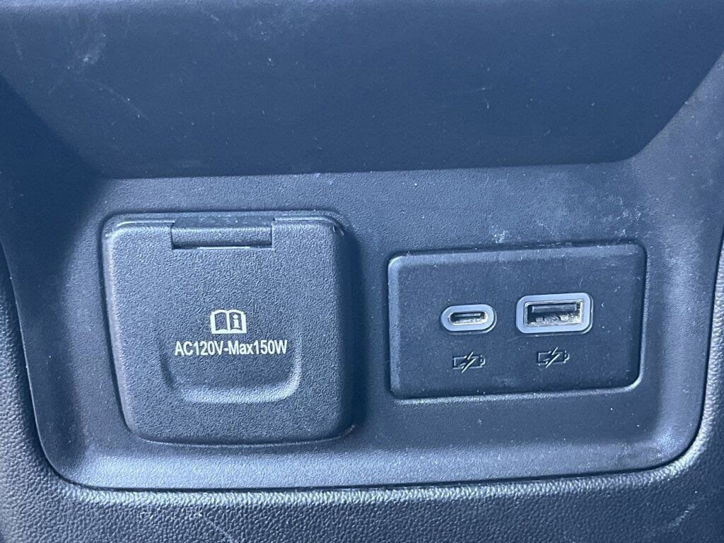 Used 2023 GMC Acadia SLT image 19