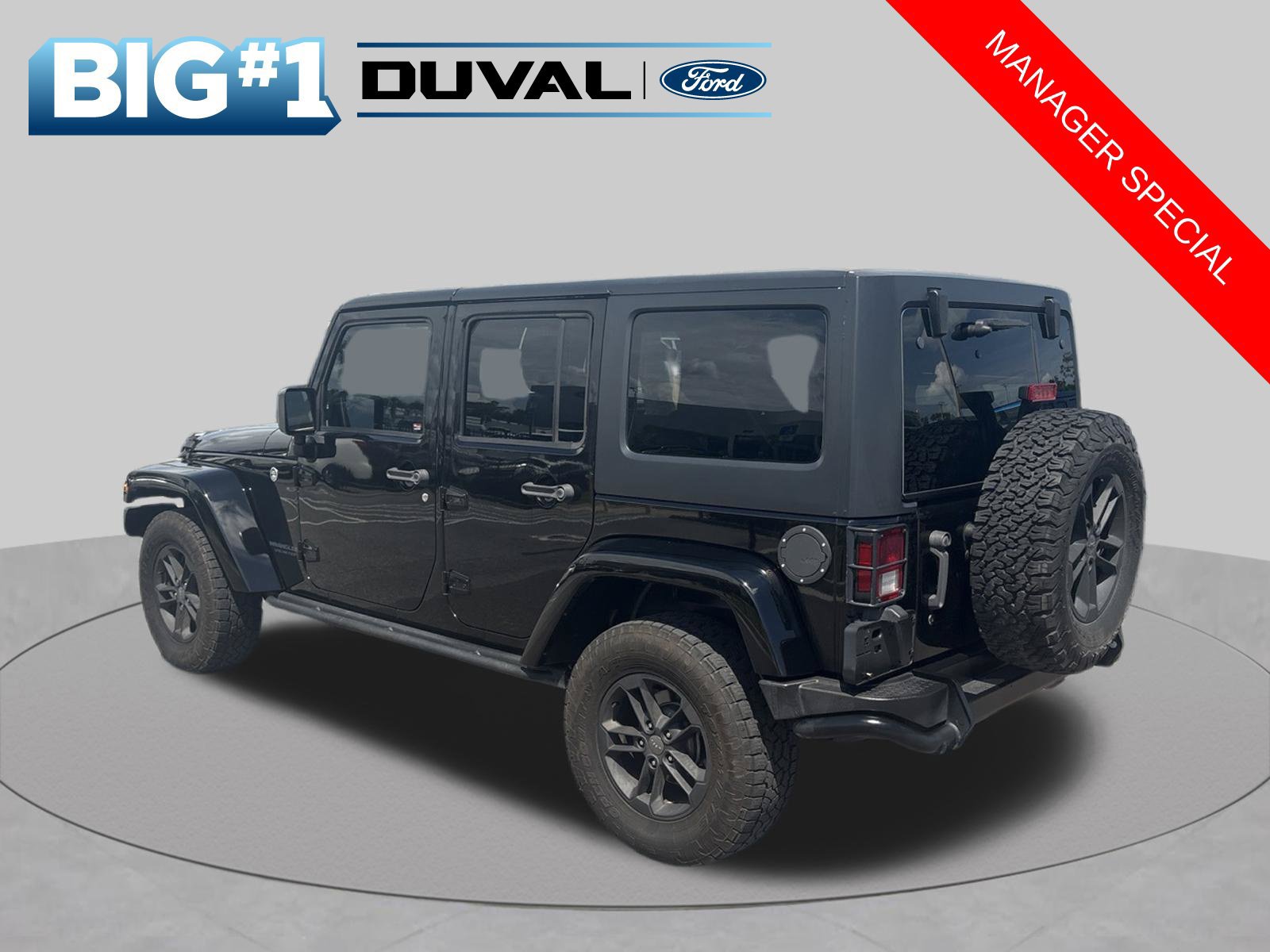 Used 2017 Jeep Wrangler Unlimited Sahara AWD/4WD image 4
