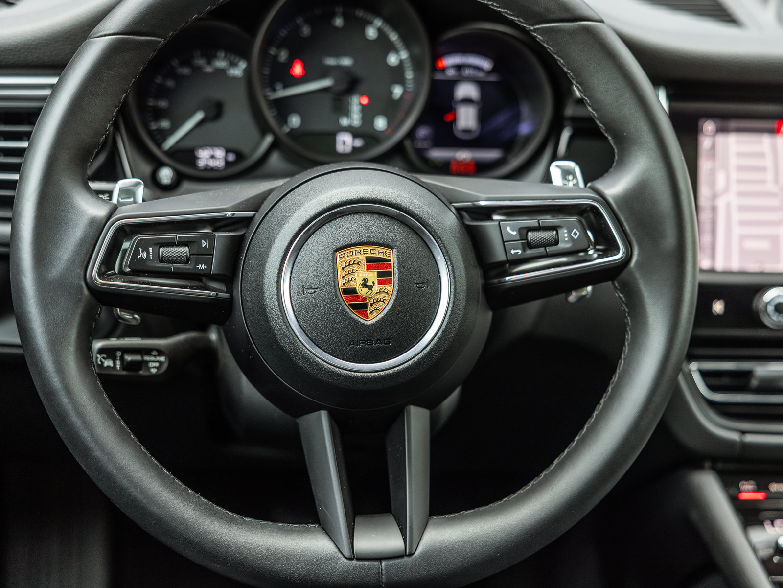 Certified 2026 Porsche Macan AWD/4WD image 15