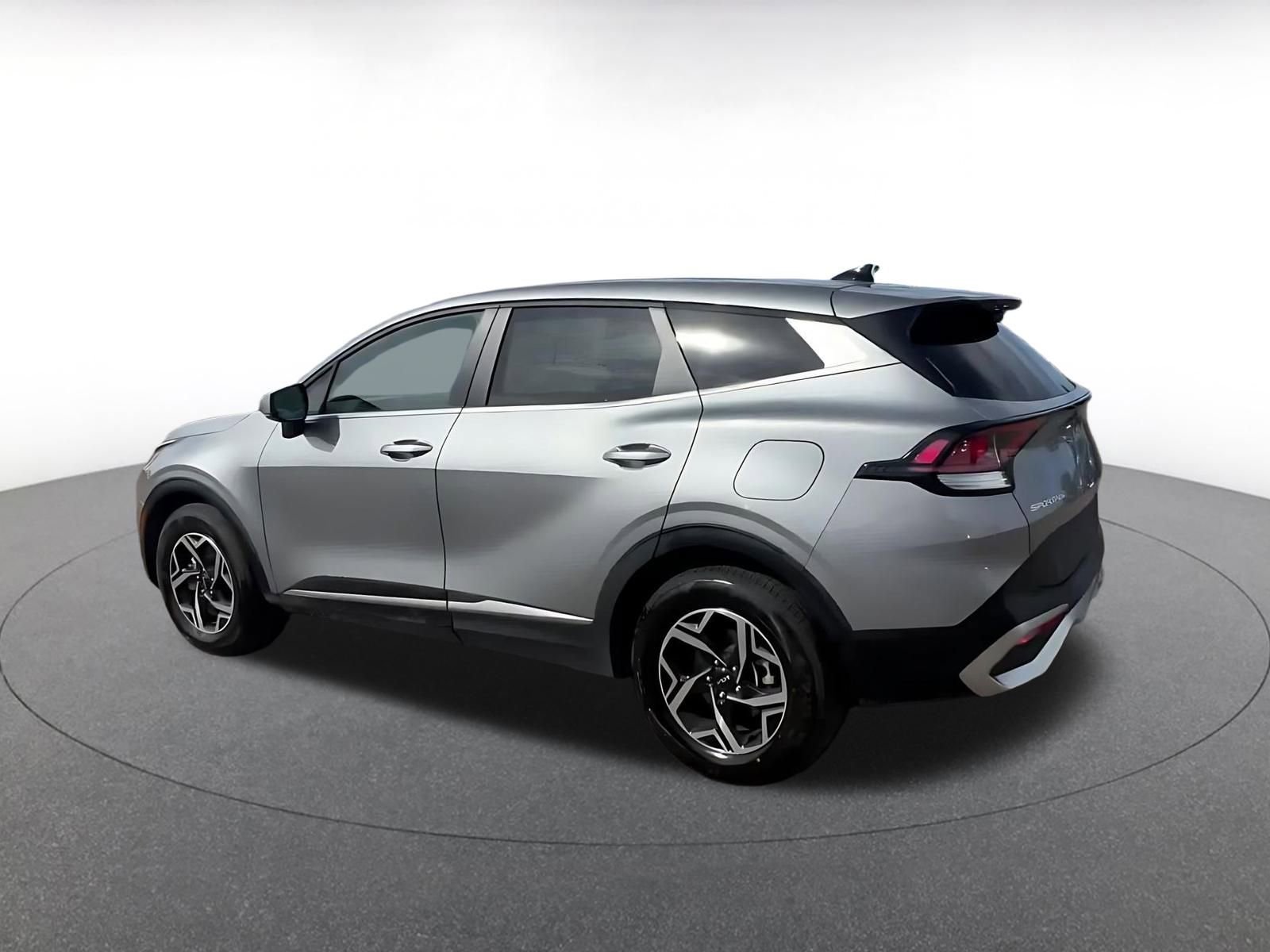 Used 2025 Kia Sportage LX FWD image 10