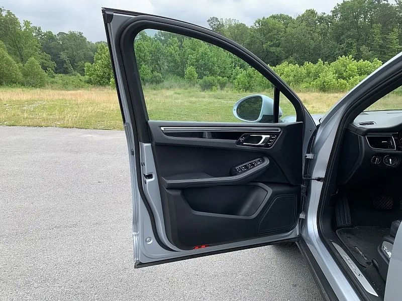 Used 2016 Porsche Macan S image 16