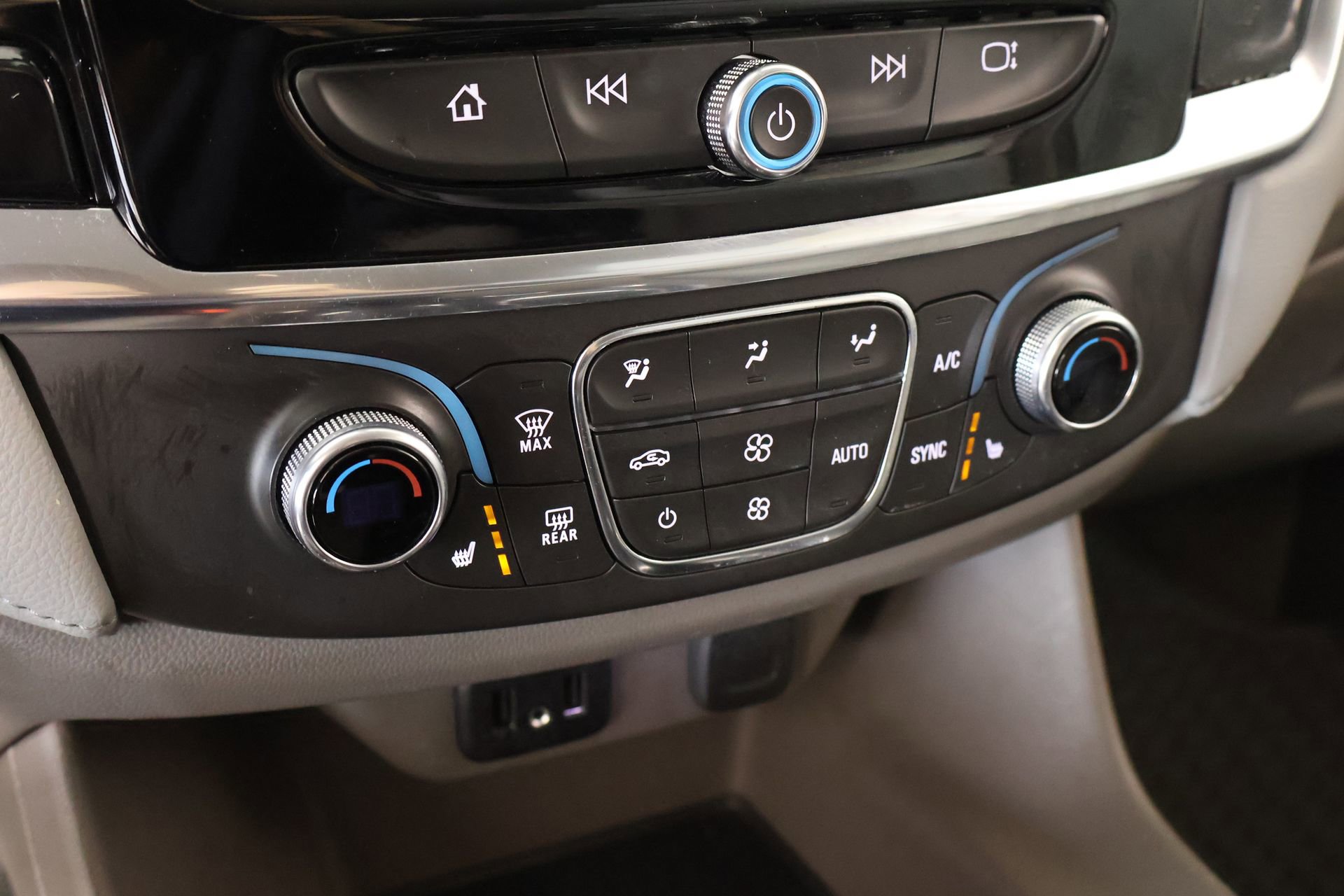 Used 2021 Chevrolet Traverse LT w/ LPO, Cargo Package image 7