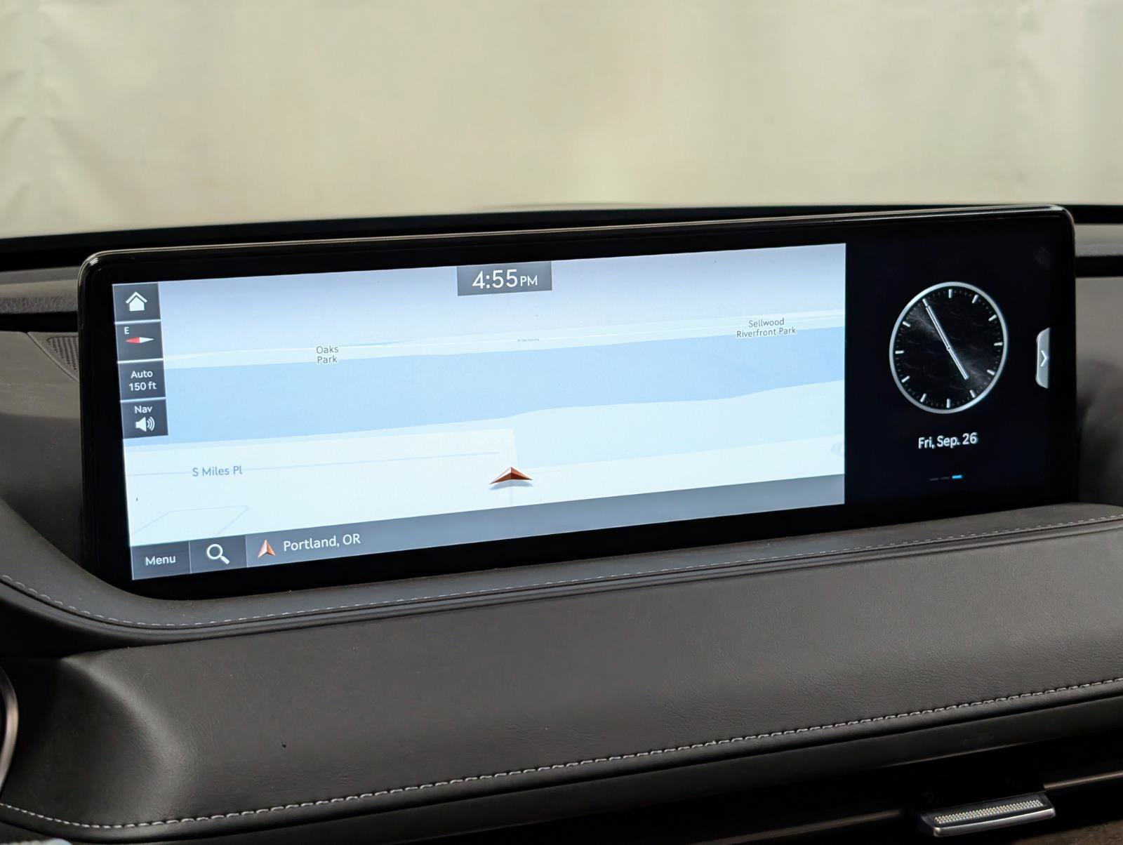 Used 2024 Genesis G80 image 35