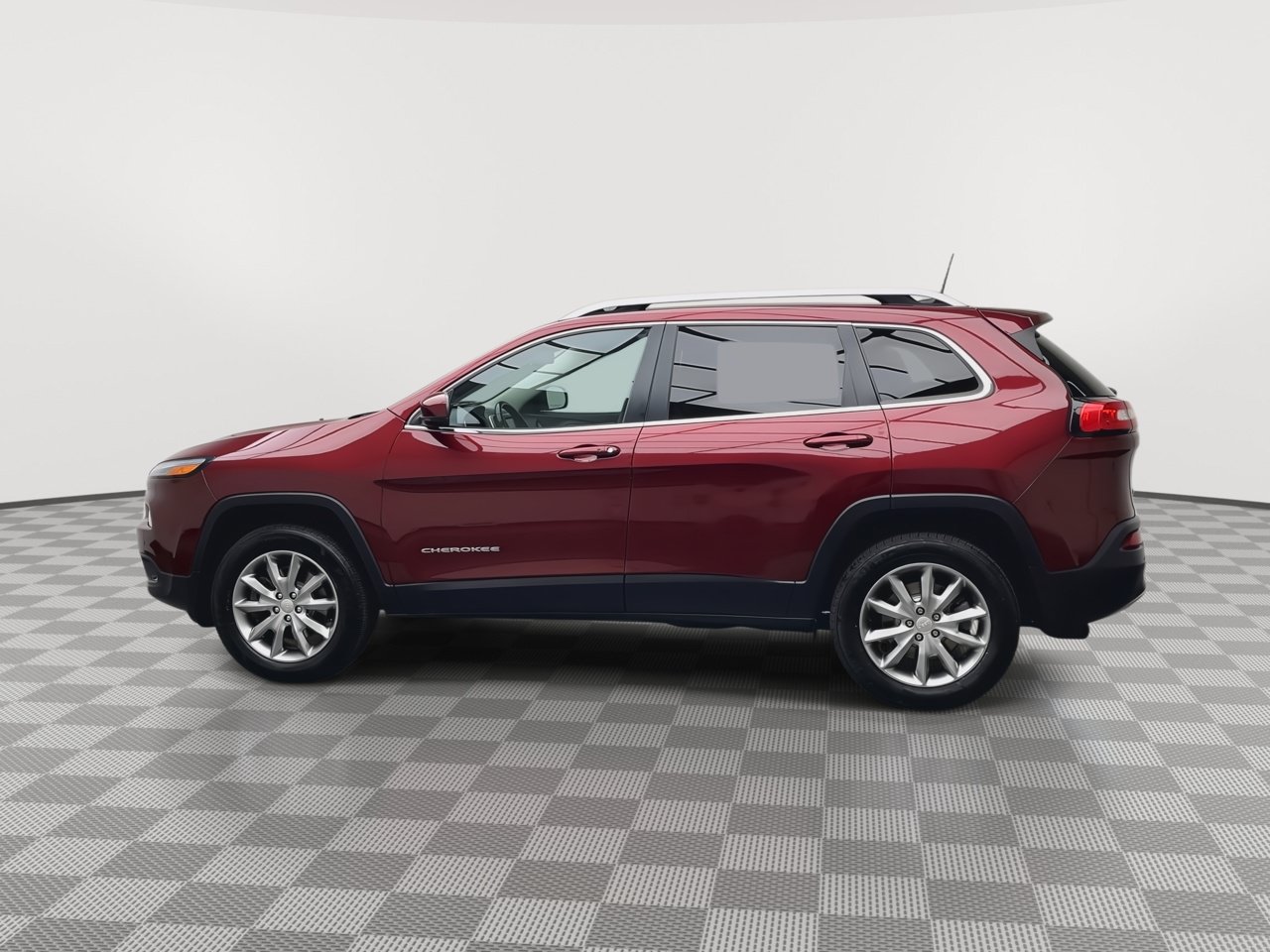 Used 2018 Jeep Cherokee Limited AWD/4WD image 35