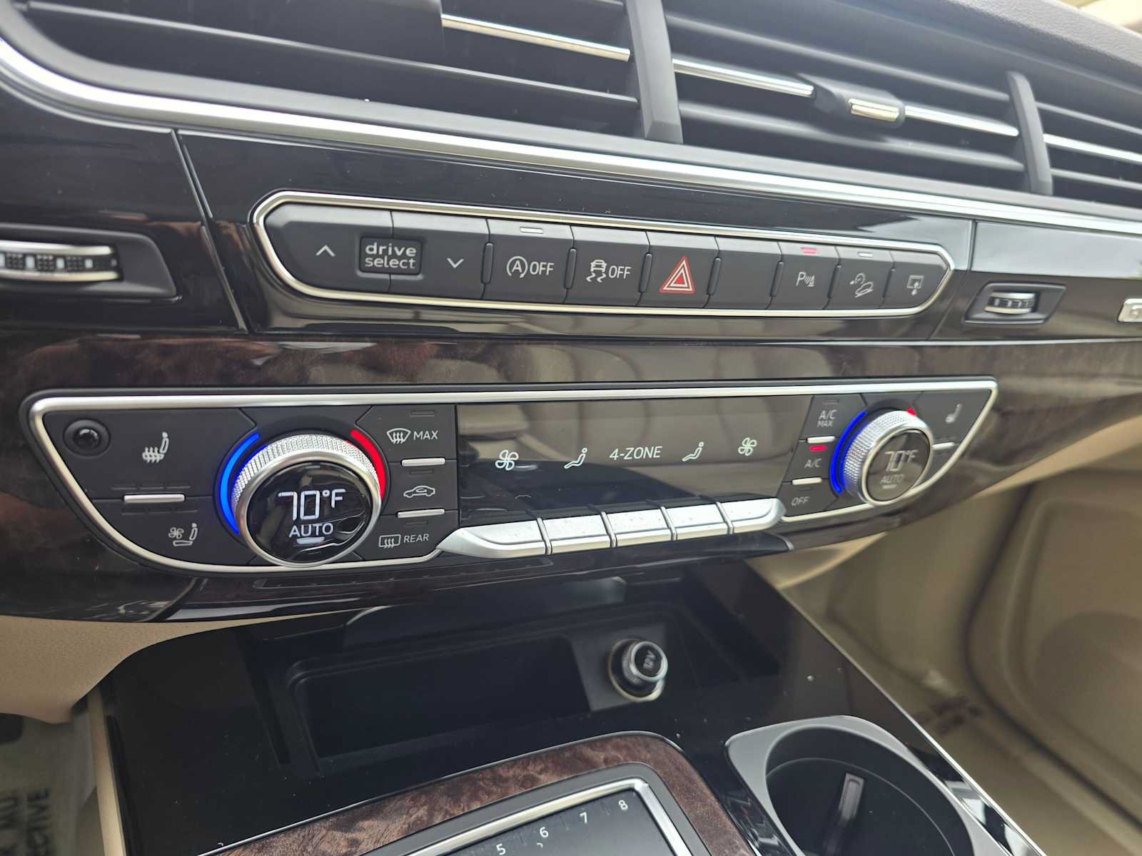 Used 2017 Audi Q7 3.0T Premium Plus AWD/4WD image 32