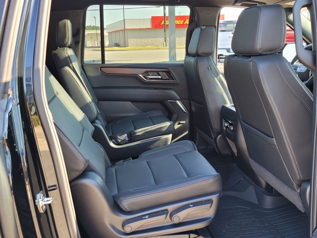 New 2025 GMC Yukon XL Denali w/ Sun & Power Step Package image 14