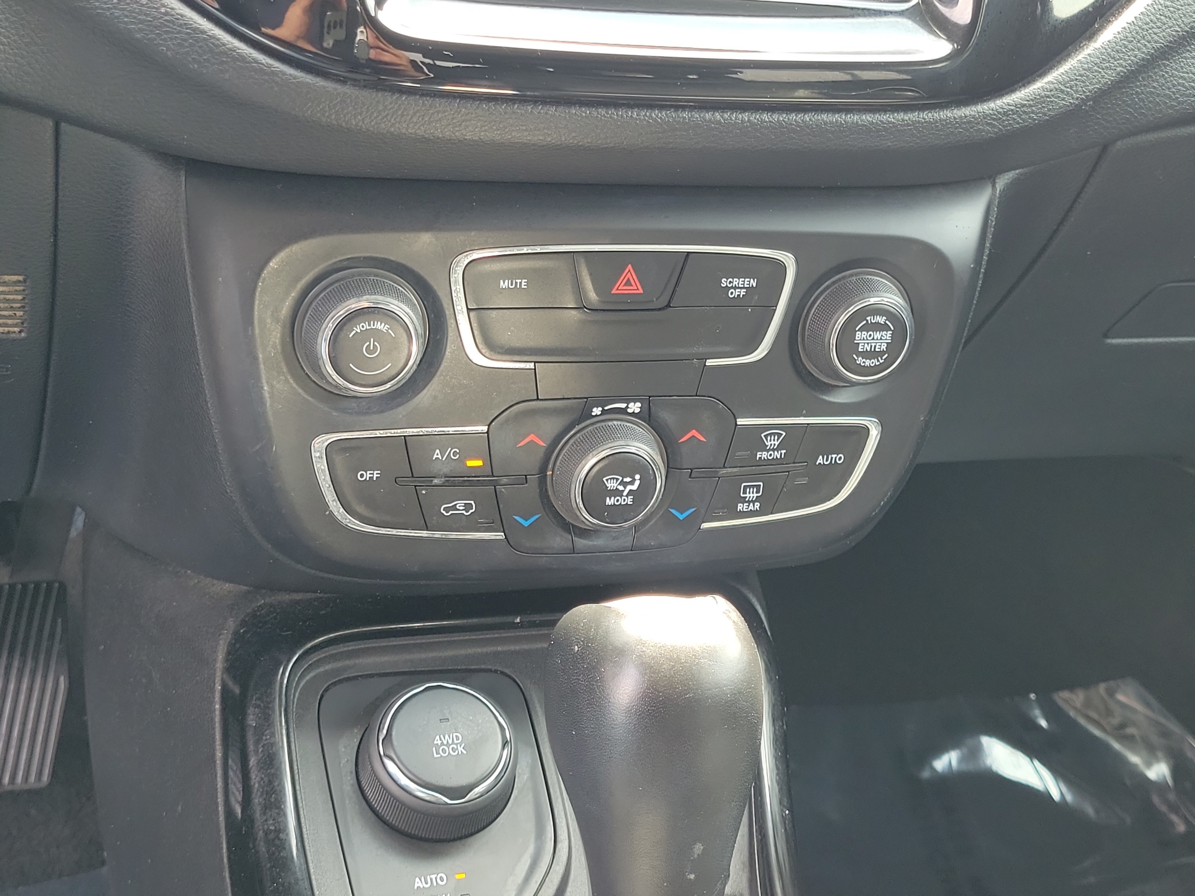 Used 2019 Jeep Compass Limited AWD/4WD image 27