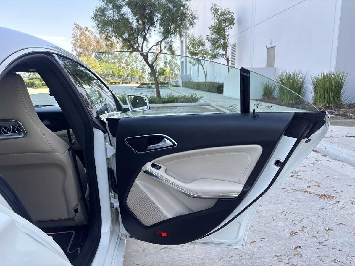 Used 2018 Mercedes-Benz CLA 250 image 13