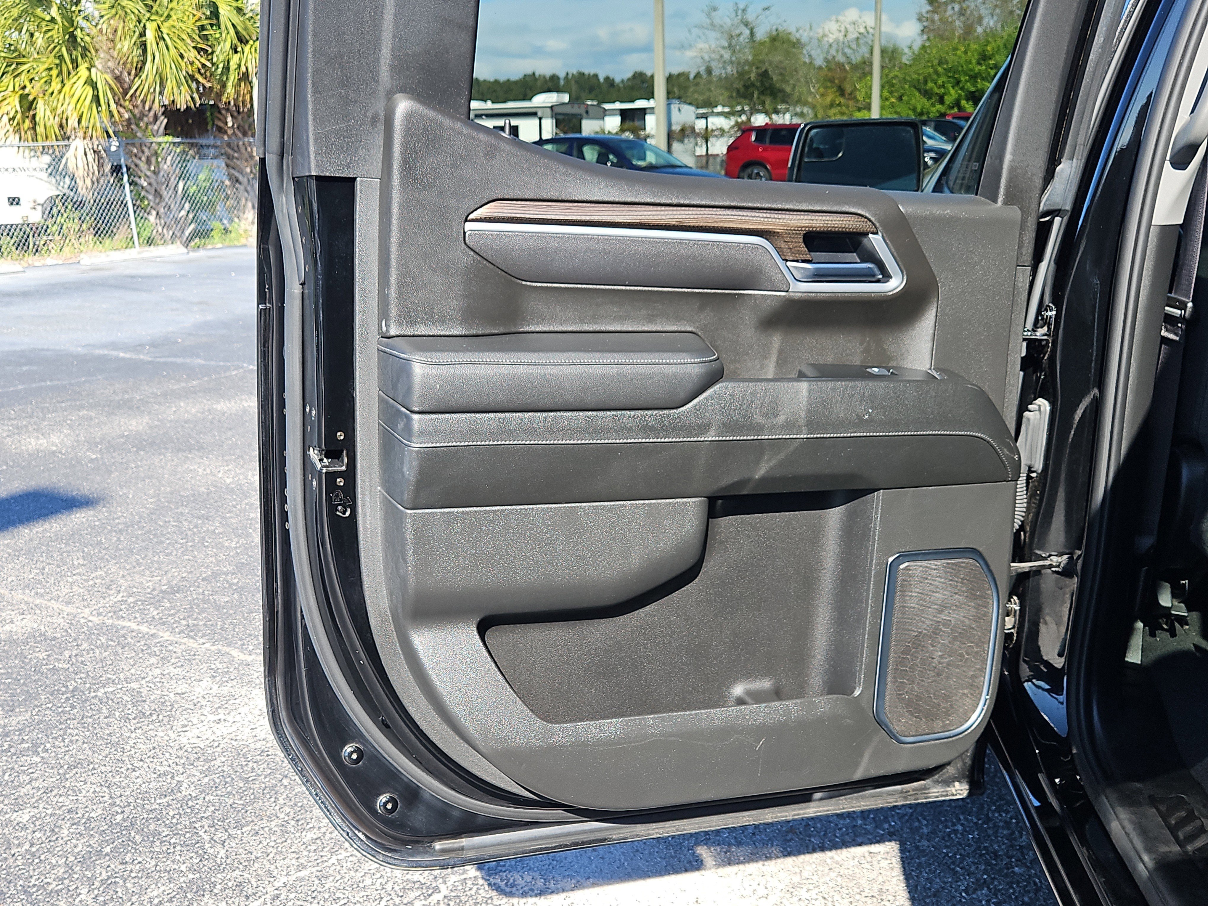 Used 2025 Chevrolet Silverado 1500 LT AWD/4WD image 13