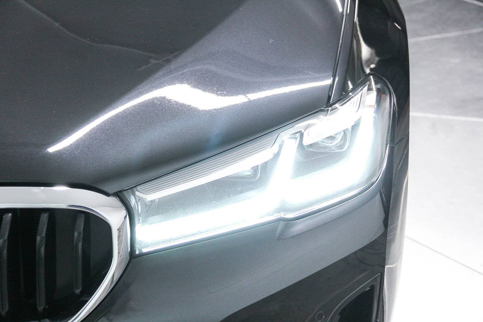Certified 2023 BMW 530e w/ Premium Package RWD image 10