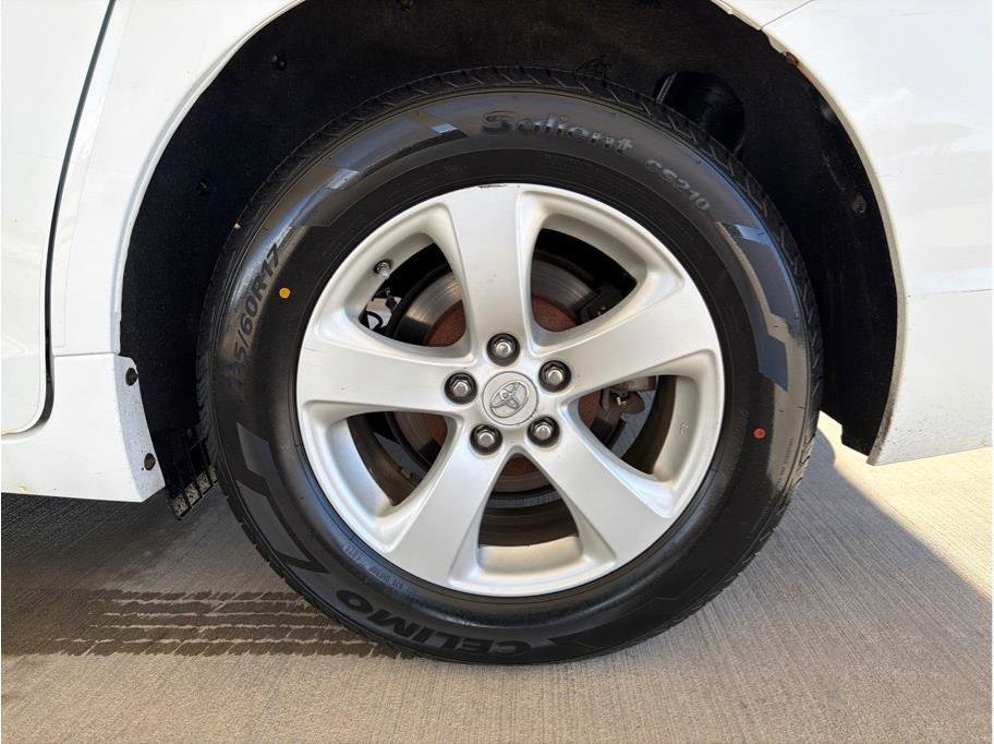 Used 2011 Toyota Sienna LE image 27