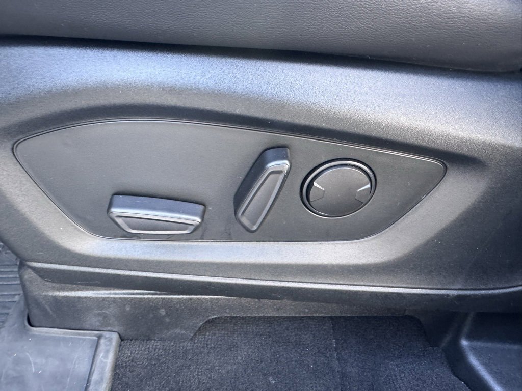 Used 2022 Ford Explorer XLT w/ Equipment Group 202A image 20