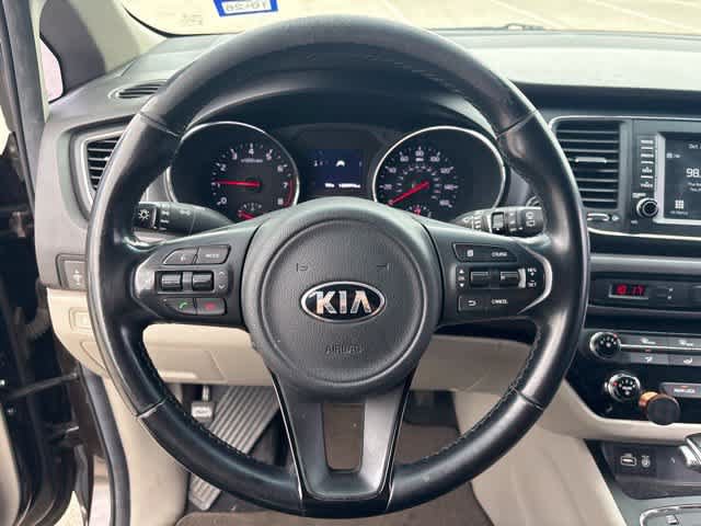 Used 2017 Kia Sedona LX w/ LX Essentials Premium Package FWD image 14