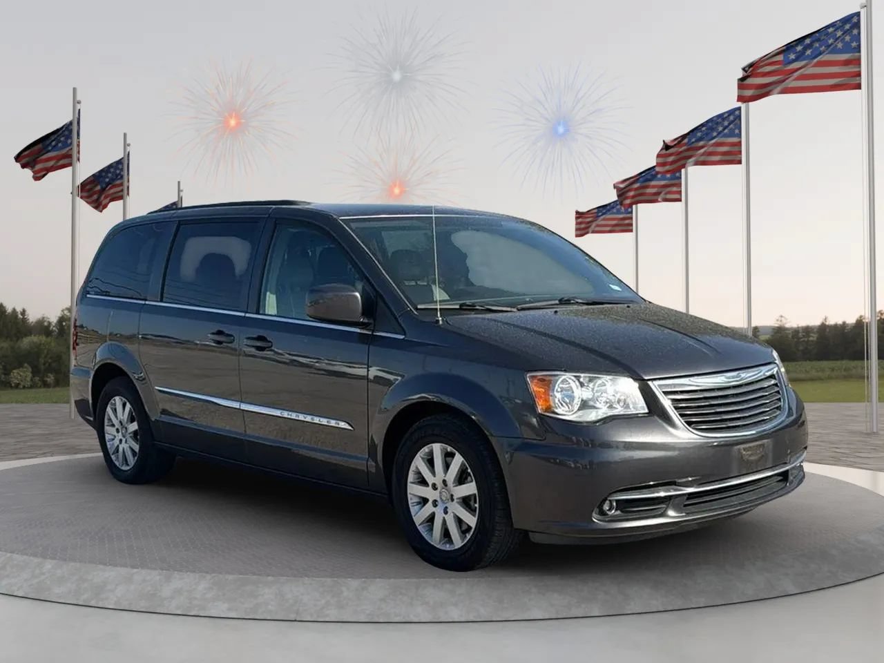 Used 2016 Chrysler Town & Country Touring FWD image 1