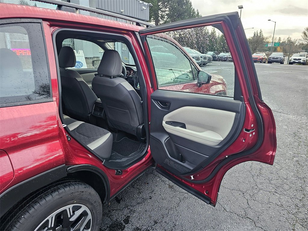 Used 2025 Subaru Forester image 12
