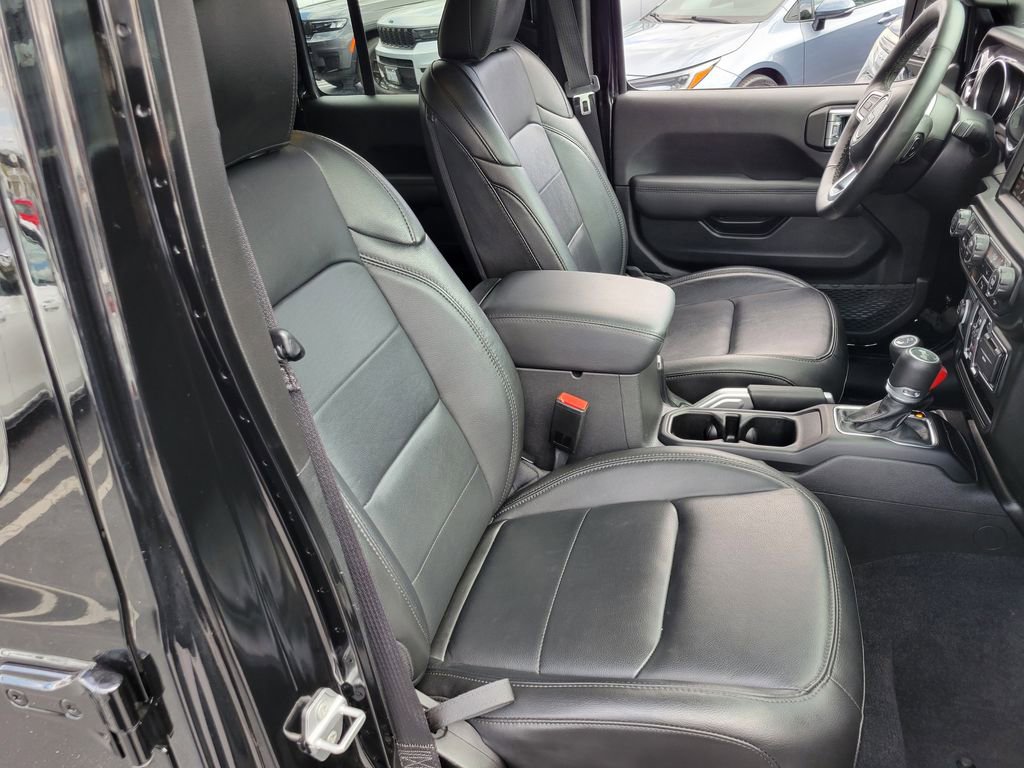 Used 2022 Jeep Wrangler Unlimited Sahara image 18
