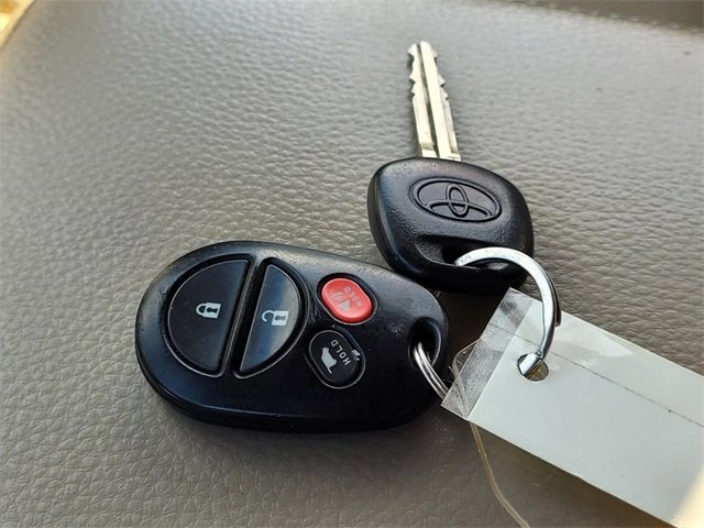 Used 2017 Toyota Sequoia Platinum image 31