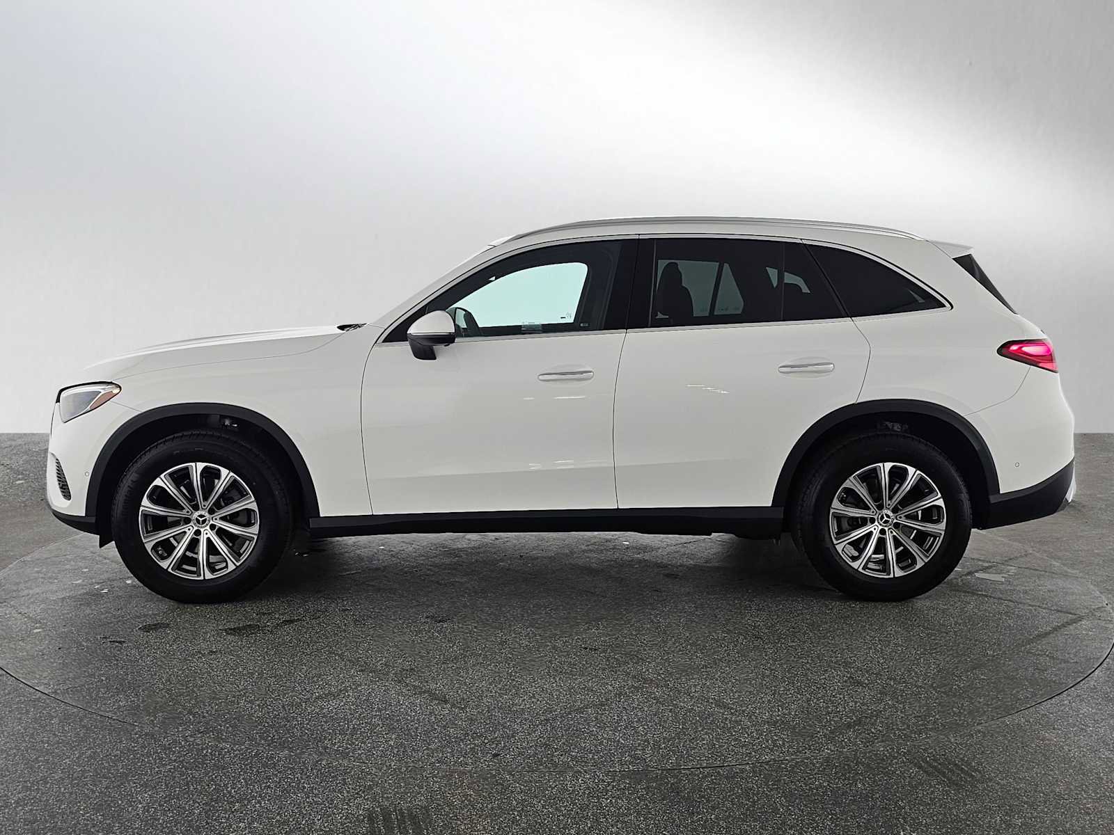 Used 2026 Mercedes-Benz GLC 300 image 6