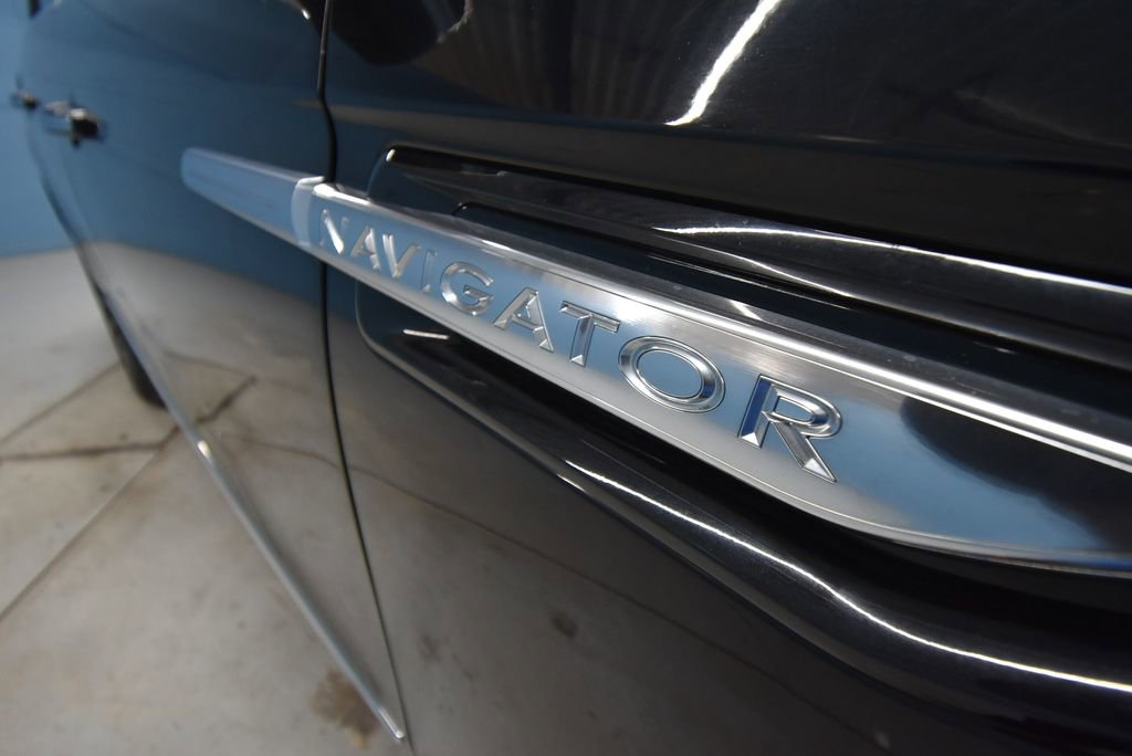 Used 2019 Lincoln Navigator Select AWD/4WD image 41