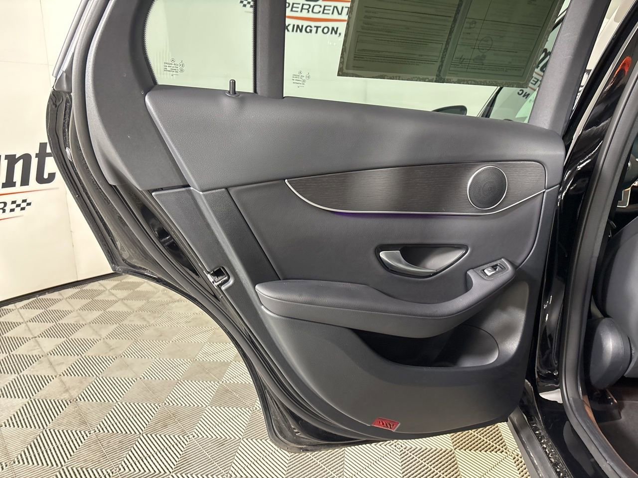 Used 2022 Mercedes-Benz GLC 300 4MATIC w/ Premium Package Lite image 19